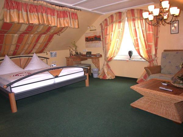 Hotel "Untere Muehle" Schwabmuhlhausen Екстериор снимка